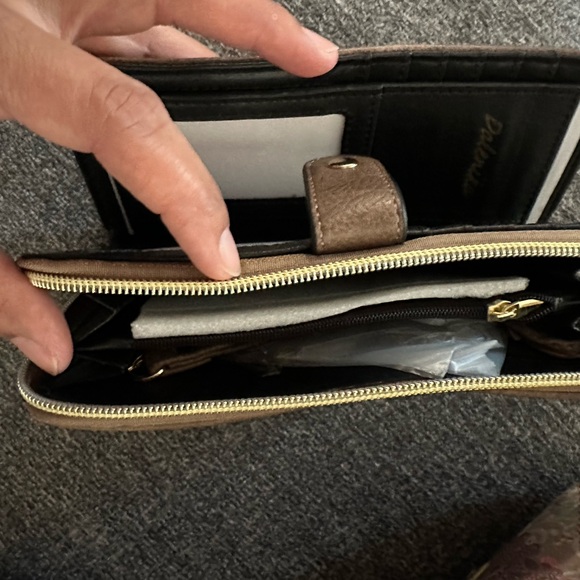 Eiffel Tower Print Vegan Shoulder Bag - Brown - Picture 7 of 10